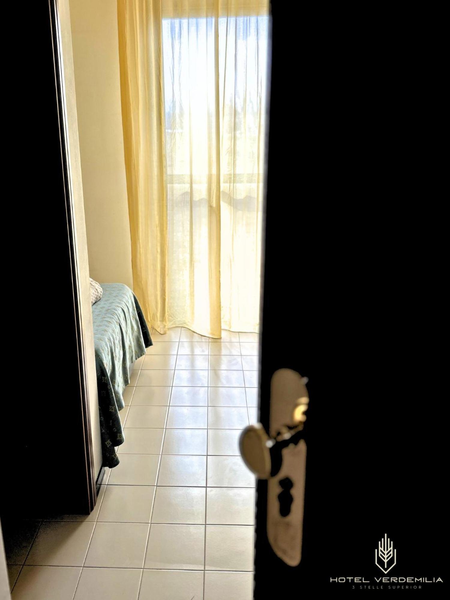 Verdemilia Hotel Anzola dell'Emilia Exteriör bild