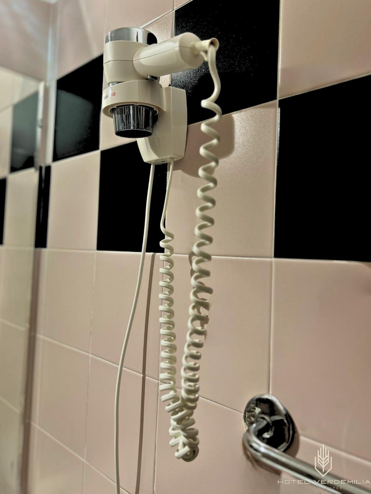 Verdemilia Hotel Anzola dell'Emilia Exteriör bild