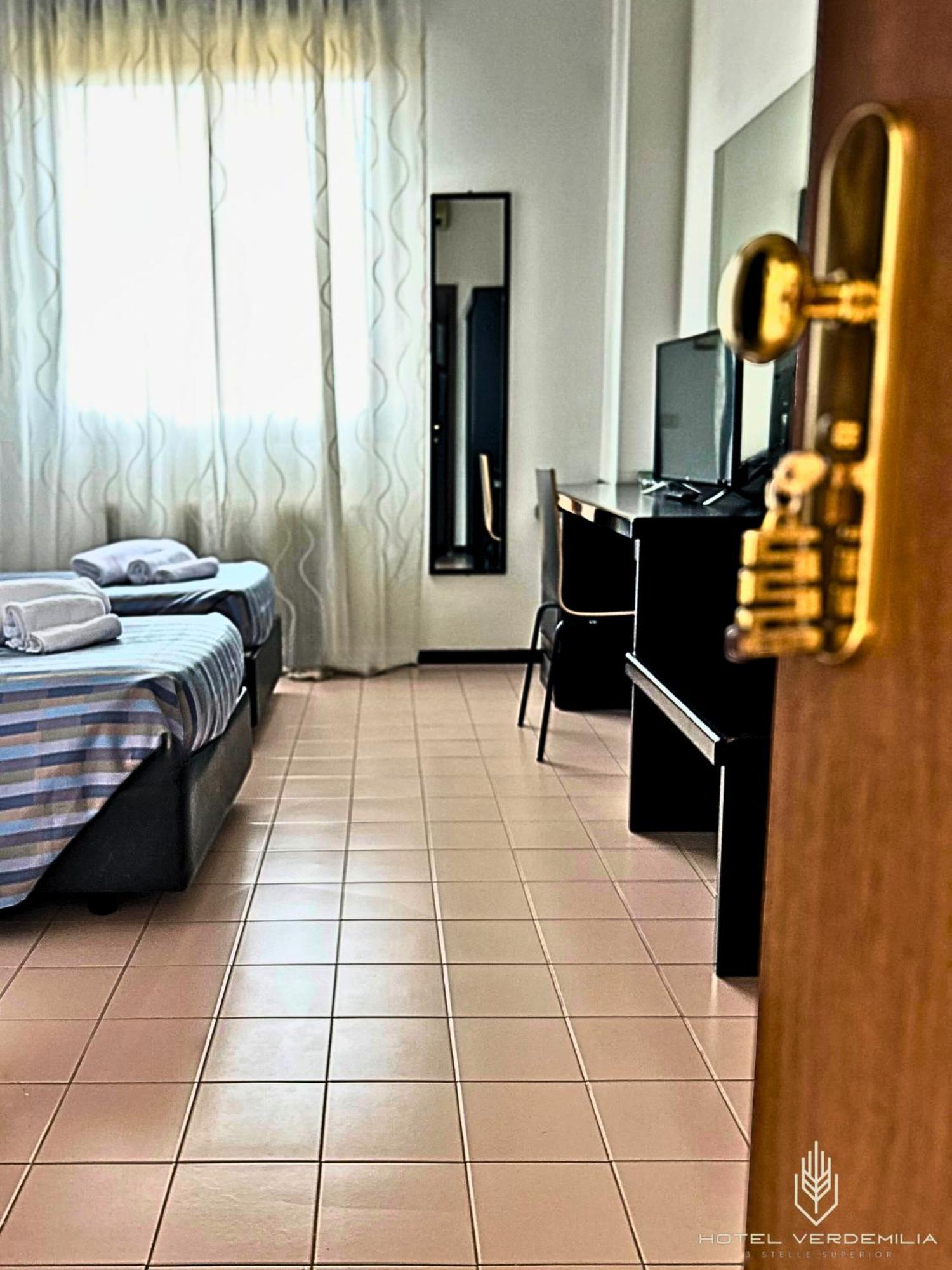 Verdemilia Hotel Anzola dell'Emilia Exteriör bild